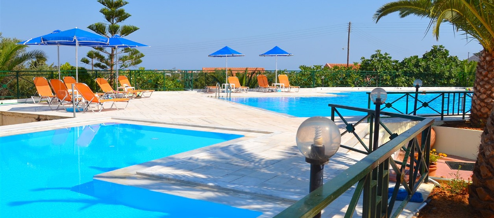 Aloni Suites