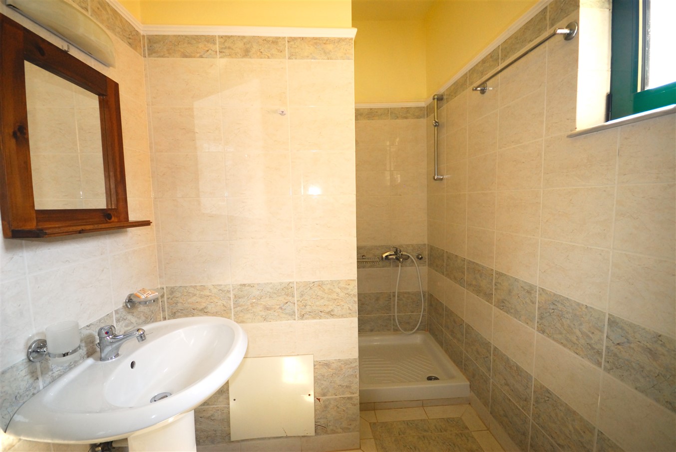 Aloni Suites