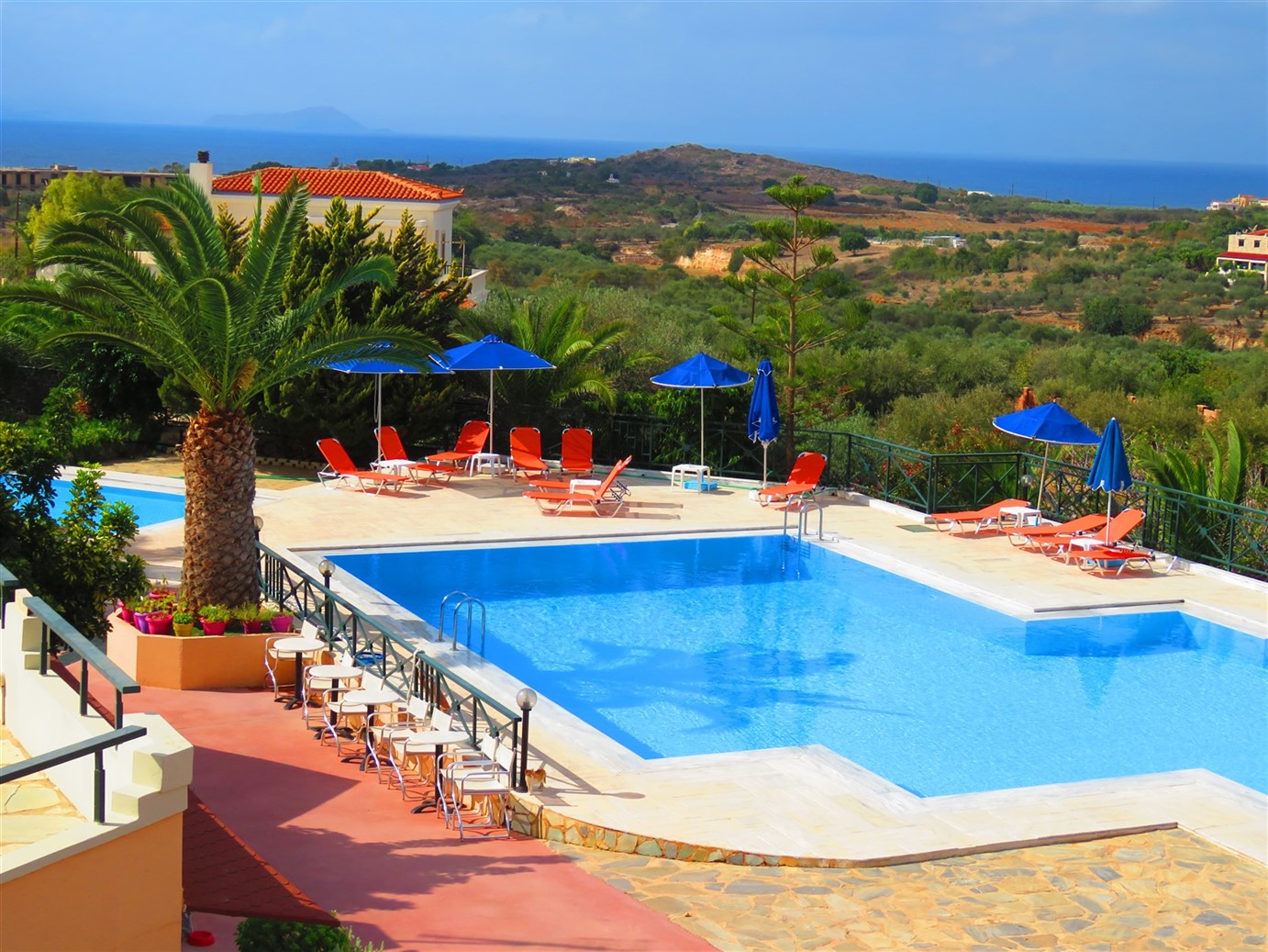 Aloni Suites